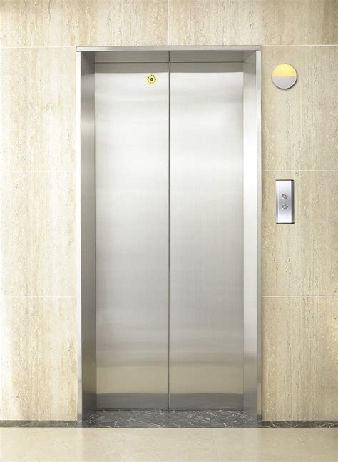 小人定義 門口對電梯